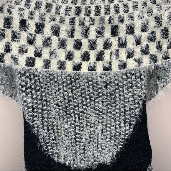 Sioni Liquid Black White Fuzzy Knit Open Knit Soft Draped Sweater Small Medium - Picture 8 of 8